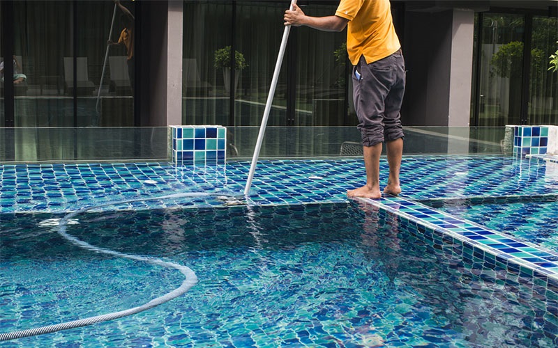 how to clean a green swimming pool